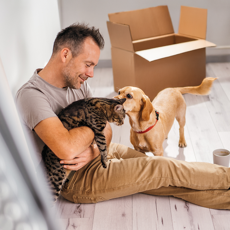 HanseMerkur ServiceApp - Mann, Hund, Katze